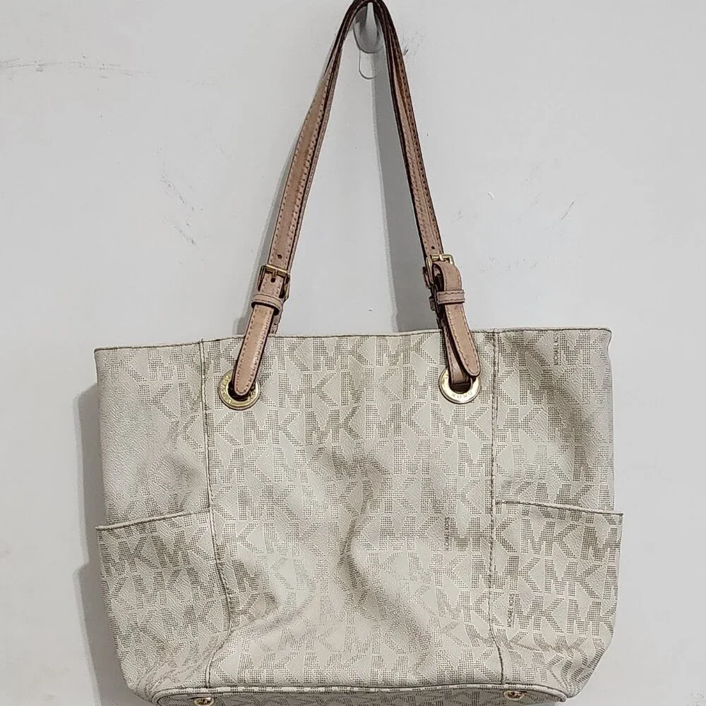 Michael Kors Handbag, Handles and Shoulder Strap